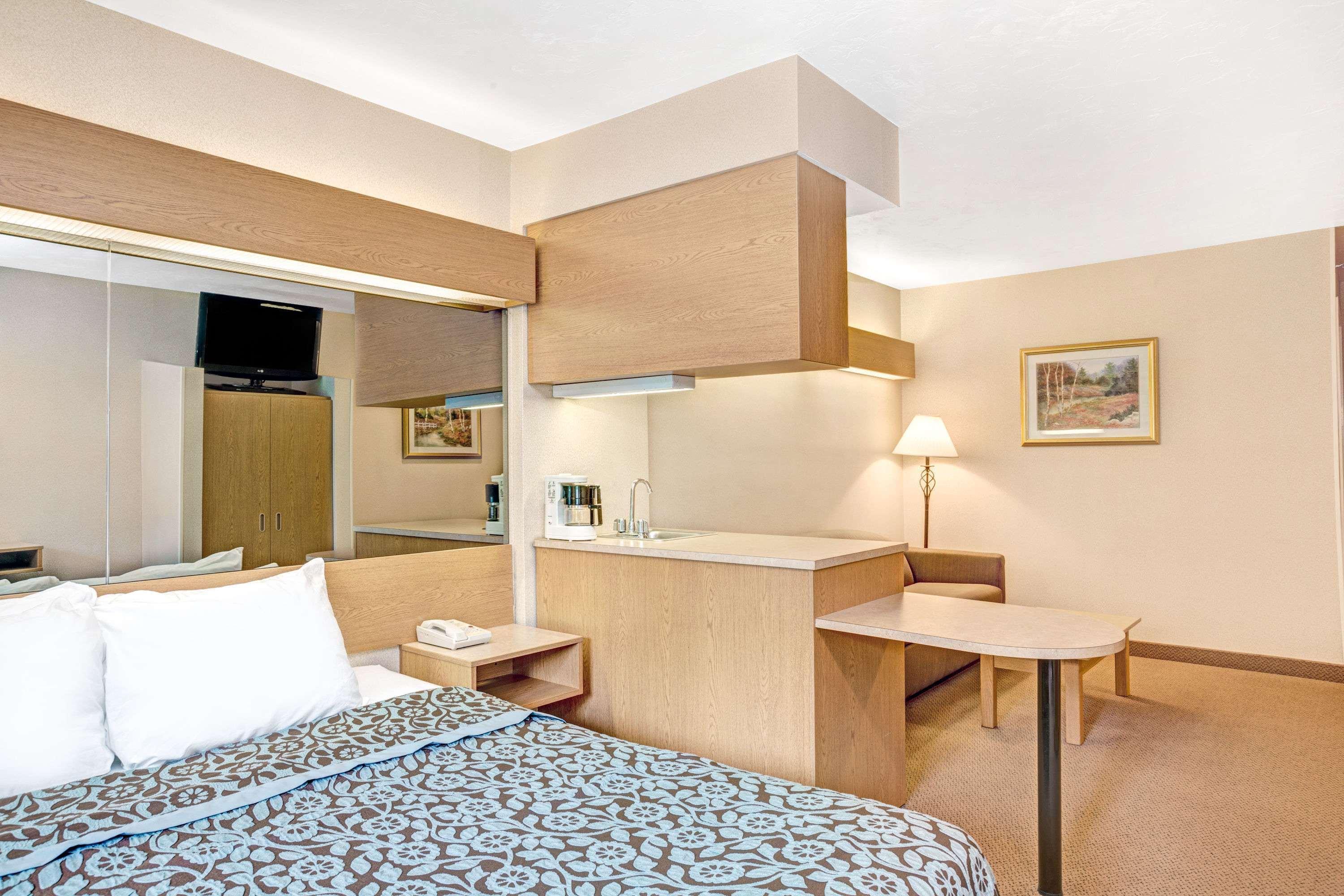 Days Inn By Wyndham Sturbridge Eksteriør bilde