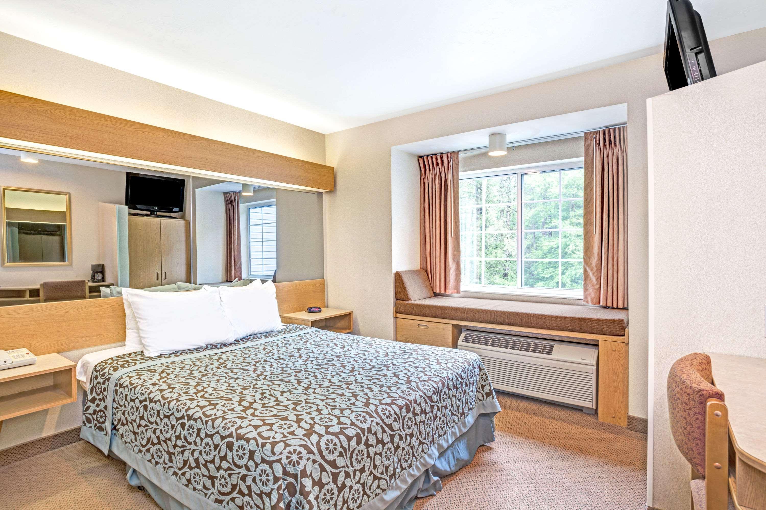 Days Inn By Wyndham Sturbridge Eksteriør bilde