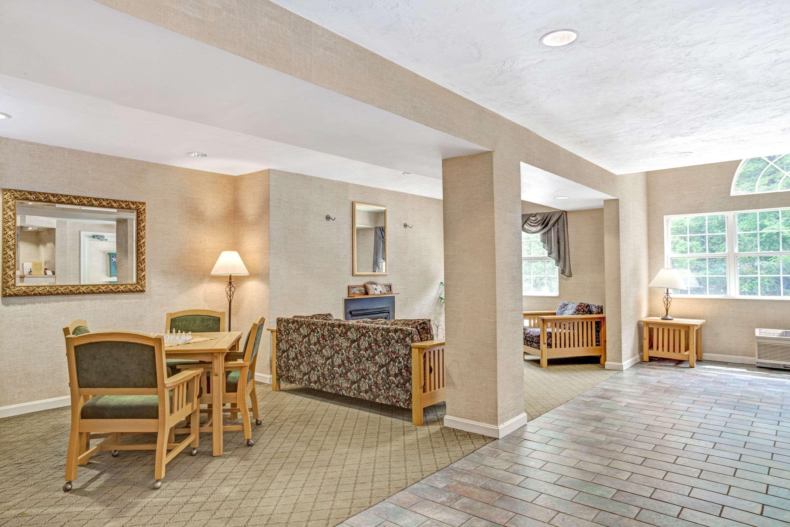 Days Inn By Wyndham Sturbridge Eksteriør bilde