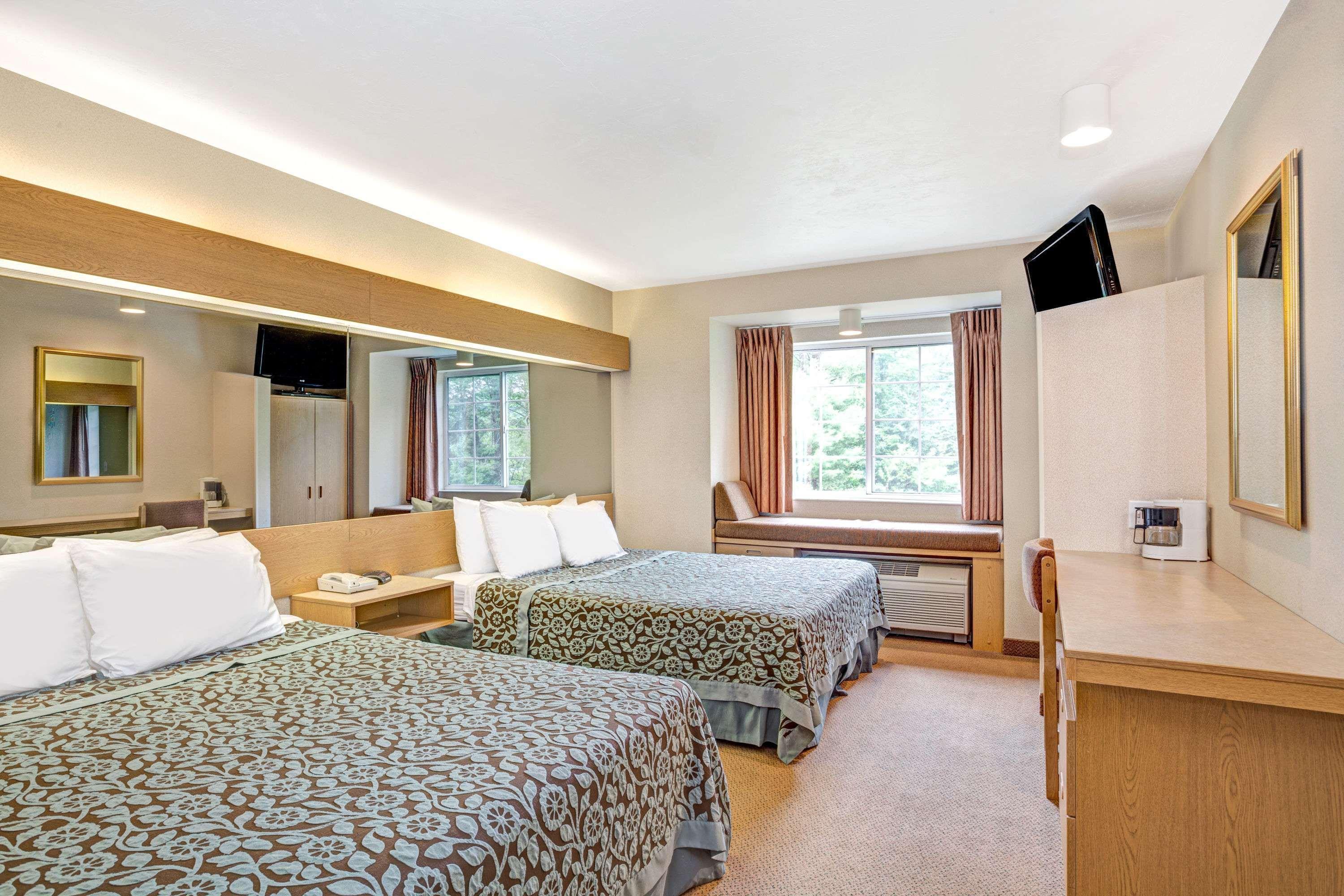 Days Inn By Wyndham Sturbridge Eksteriør bilde