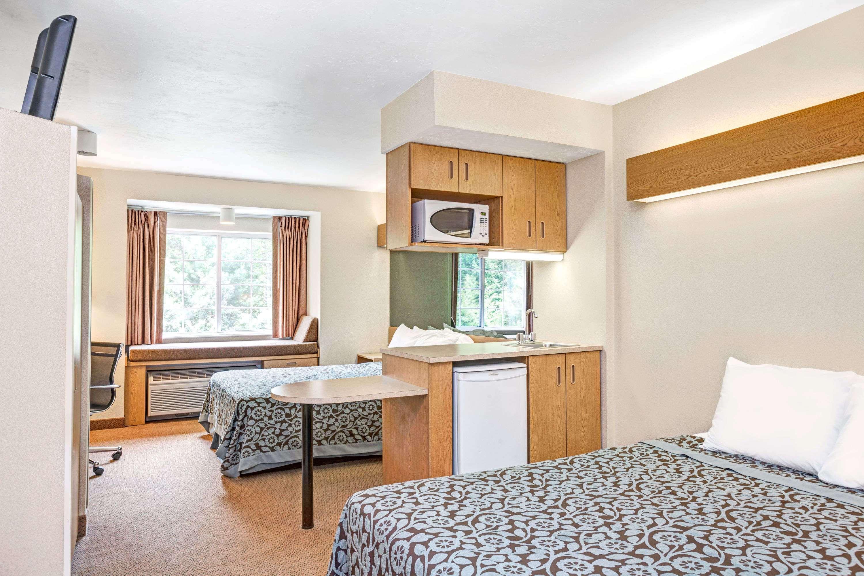 Days Inn By Wyndham Sturbridge Eksteriør bilde
