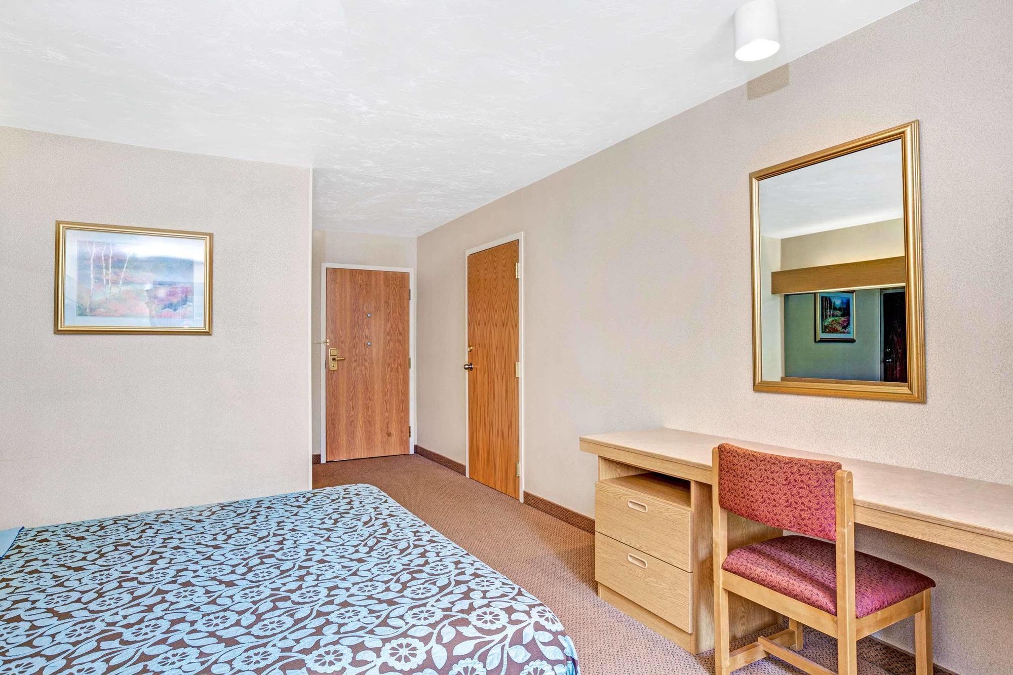 Days Inn By Wyndham Sturbridge Eksteriør bilde